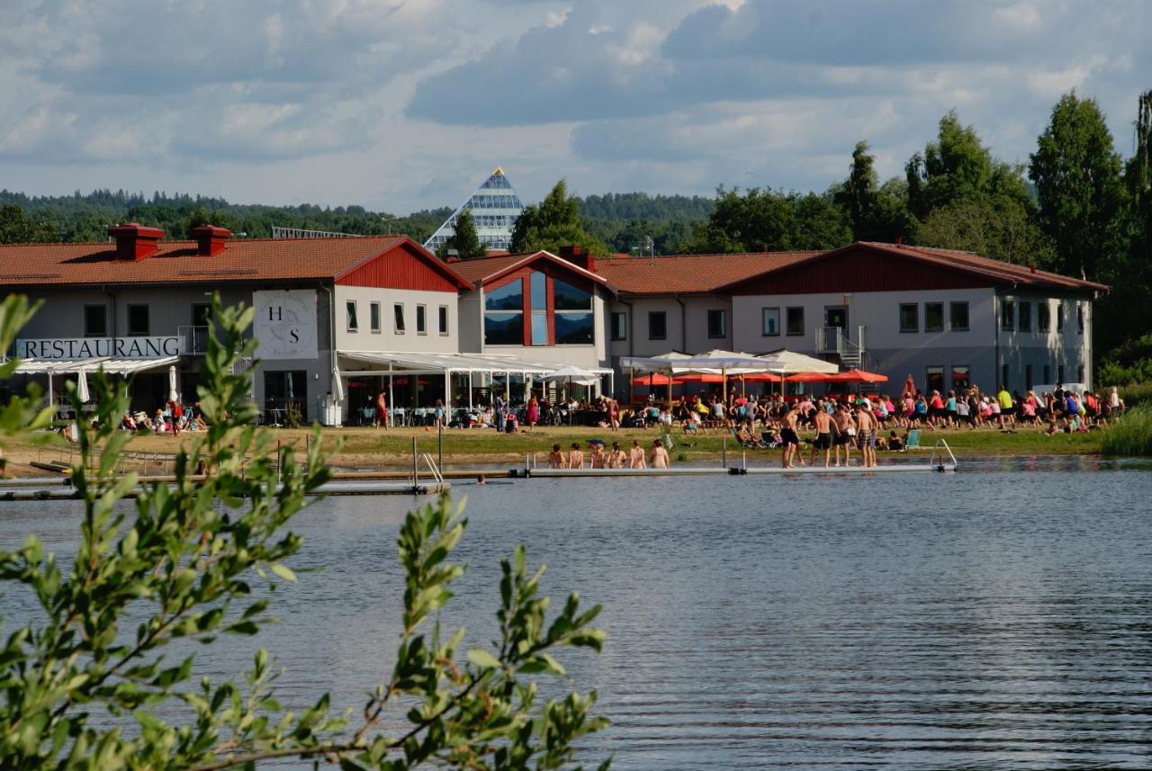 Hasse Pa Sjoekanten Hotell & Restaurang Jonkoping Exterior photo